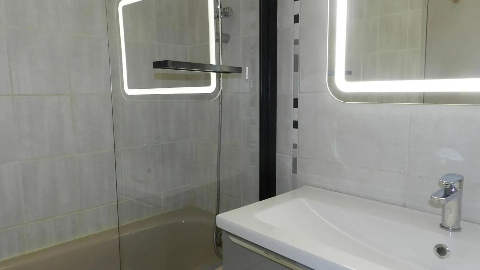 Apartment Appartement T2 Cosy Avec Jardin, Proche Plage Et Commerces - Bormes-Les-Mimosas - Fr-1-251-756