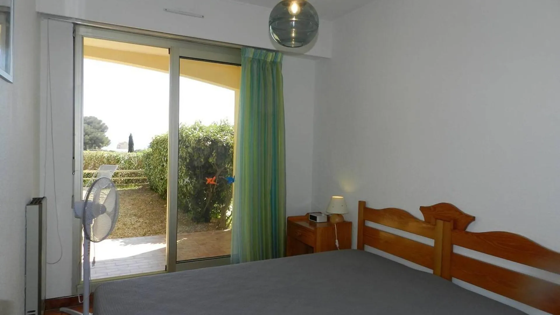 Appartement T2 Cosy Avec Jardin, Proche Plage Et Commerces - Bormes-Les-Mimosas - Fr-1-251-756 0*,  France