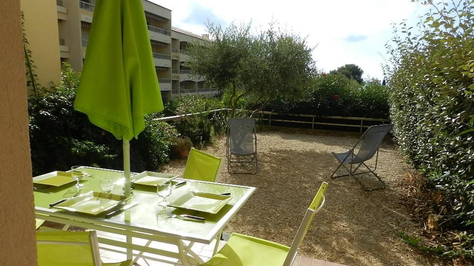 Appartement T2 Cosy Avec Jardin, Proche Plage Et Commerces - Bormes-Les-Mimosas - Fr-1-251-756