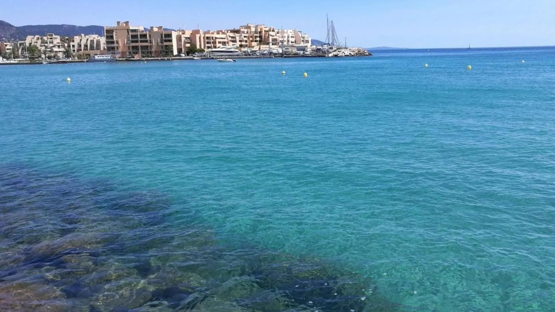 Appartement T2 Cosy Avec Jardin, Proche Plage Et Commerces - Bormes-Les-Mimosas - Fr-1-251-756 0*,  Франция